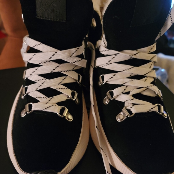 Sorel Boots New still in box Never worn - Picture 1 of 6